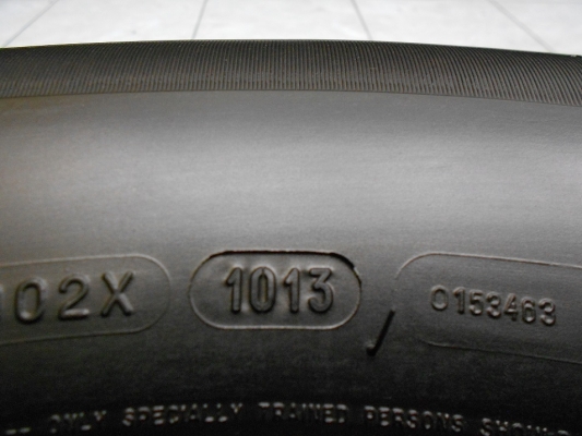 ขายล้อแม็ก Toyota Fortuner ขอบ 17 พร้อมยาง Michelin 265/65/17 ปี 13/เทิร์นได้-ใส่,ส่งฟรีค่ะ