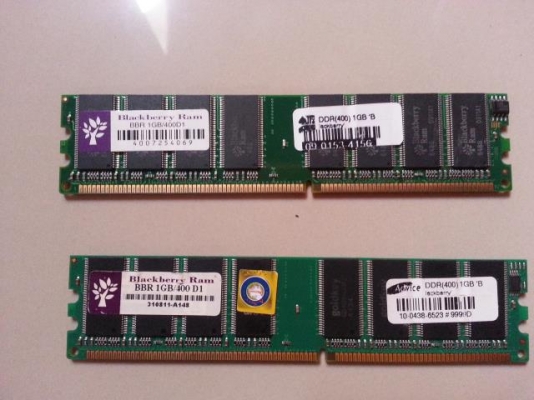 ฮาดีสwd sata 400gb   แรม ddr1 1gb 2ตัว