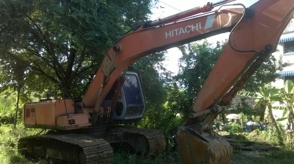 ขายรถแม๊คโค EX200-2 ขายรถแม๊คโค EX200-2