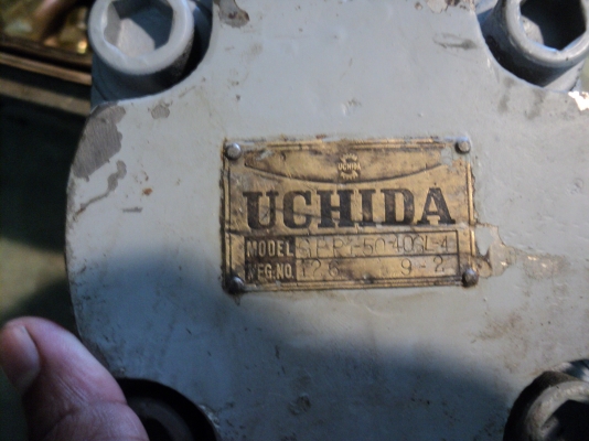 ปั๊ม uchida 2ตอน เสื้อเหล็ก 14 ฟันสวยพร้อมใช้และจัดส่ง ปั๊ม uchida 2ตอน เสื้อเหล็ก 14 ฟันสวยพร้อมใช้และจัดส่ง