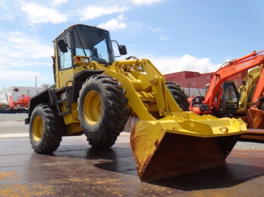 รถตัก Komatsu WA 100-3 สวยมาก สภาพ 90\% ไม่มีที่ติ รถใช้น้อย 3,000 กว่าชั่โมง นำเข้าจากญี่ปุ่น รถตัก Komatsu WA 100-3 สวยมาก สภาพ 90\% ไม่มีที่ติ รถใช้น้อย 3,000 กว่าชั่โมง นำเข้าจากญี่ปุ่น