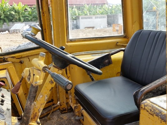 ขายรถตักล้อยาง CATERPILLAR 930 สภาพสวย นำเข้าจากสหรัฐอเมริกา ไม่เคยใช้งานในไทย ราคาถูกสุดๆ