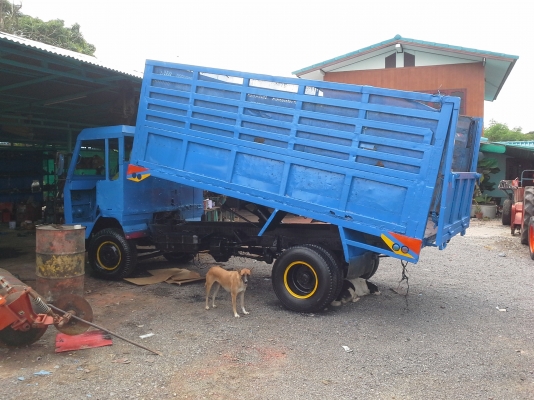 หกล้อดั้มพ์ เครื่อง 100 แรง  เกียร์สโลว์ คลัชซีเหล็กรางหน้า6