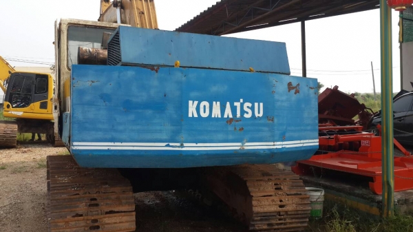 KOMATSU PC200-3 รถยังดี เครื่องดี ปั้มแรง ช่วงล่างใช้ได้ ราคาต่อรองได้ 090-7190682 087-2976734