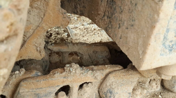 KOMATSU PC200-3 รถยังดี เครื่องดี ปั้มแรง ช่วงล่างใช้ได้ ราคาต่อรองได้ 090-7190682 087-2976734