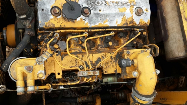 Komatsu pc60-3 ปั้มใหม่ เครื่องเดิมแรงๆ ช่วงล่างดี เอวไม่หลวม ราคาต่อรองได้ 090-7190682 087-2976734