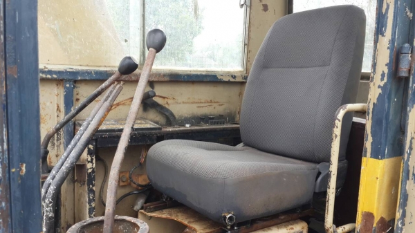 Komatsu pc60-3 ปั้มใหม่ เครื่องเดิมแรงๆ ช่วงล่างดี เอวไม่หลวม ราคาต่อรองได้ 090-7190682 087-2976734