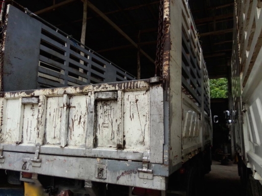 รถฮีโน่ 10 ล้อ  260 แรงม้า. ปี 49  ( ขายแม่ , ลูก )  สนใจติดต่อ 081 - 6079515