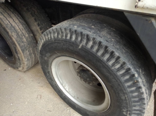 รถฮีโน่ 10 ล้อ  260 แรงม้า. ปี 49  ( ขายแม่ , ลูก )  สนใจติดต่อ 081 - 6079515