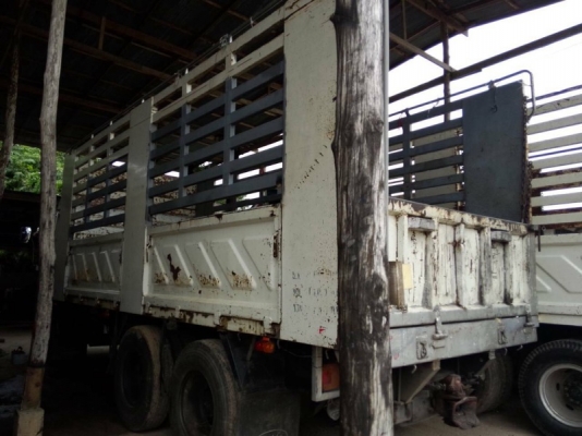 รถฮีโน่ 10 ล้อ  260 แรงม้า. ปี 49  ( ขายแม่ , ลูก )  สนใจติดต่อ 081 - 6079515