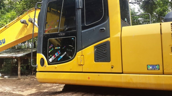 KOMATSU PC200-8 ปี2010 เอกสารเล่มทะเบียน รถสวย ไฟเต็ม สภาพพร้อมใช้งาน ราคาต่อรองได้ 087-2976734
