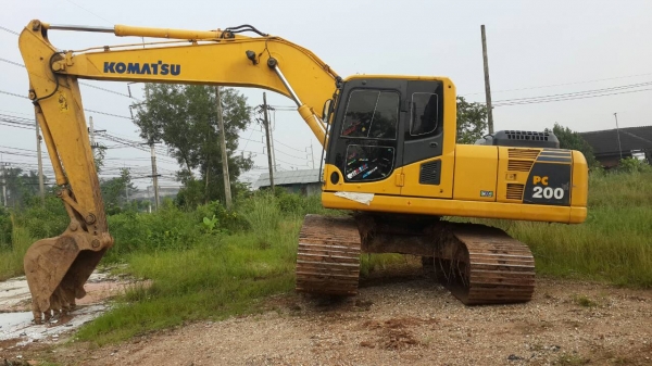 KOMATSU PC200-8 ปี2010 เอกสารเล่มทะเบียน รถสวย ไฟเต็ม สภาพพร้อมใช้งาน ราคาต่อรองได้ 087-2976734