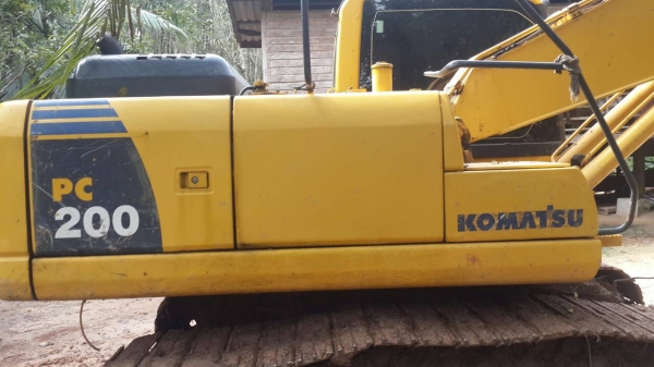 KOMATSU PC200-8 ปี2010 เอกสารเล่มทะเบียน รถสวย ไฟเต็ม สภาพพร้อมใช้งาน ราคาต่อรองได้ 087-2976734
