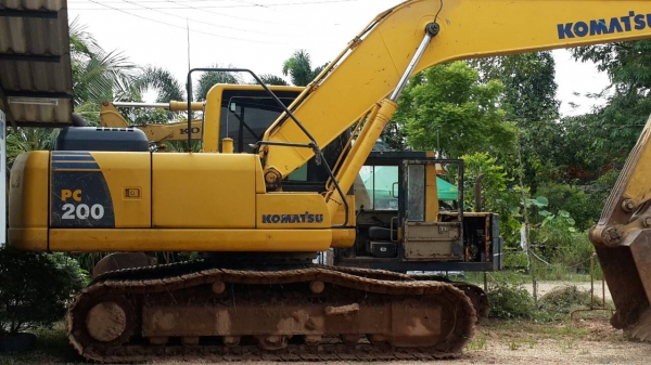 KOMATSU PC200-8 ปี2010 เอกสารเล่มทะเบียน รถสวย ไฟเต็ม สภาพพร้อมใช้งาน ราคาต่อรองได้ 087-2976734