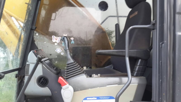 KOMATSU PC200-8 ปี2010 เอกสารเล่มทะเบียน รถสวย ไฟเต็ม สภาพพร้อมใช้งาน ราคาต่อรองได้ 087-2976734