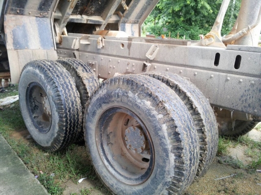 รถนิสสัน 10 ล้อดั้ม  320 แรงม้า. ปี 50  สนใจติดต่อ  081 - 6079515