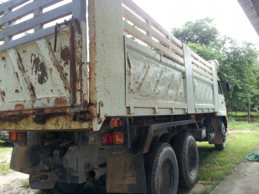 รถนิสสัน 10 ล้อดั้ม  320 แรงม้า. ปี 50  สนใจติดต่อ  081 - 6079515