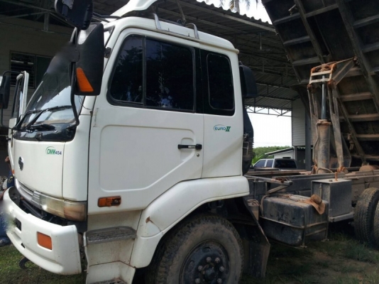 รถนิสสัน 10 ล้อดั้ม  320 แรงม้า. ปี 50  สนใจติดต่อ  081 - 6079515