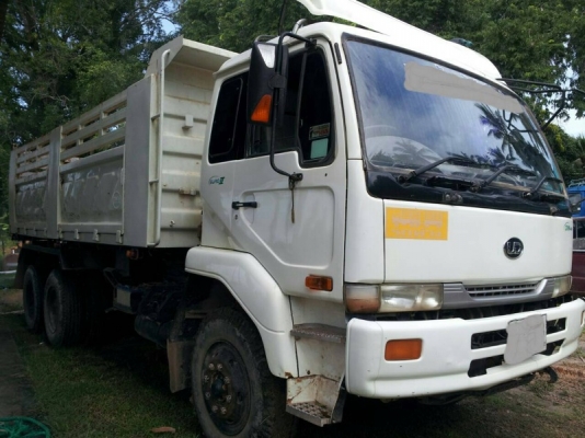 รถนิสสัน 10 ล้อดั้ม  320 แรงม้า. ปี 50  สนใจติดต่อ  081 - 6079515