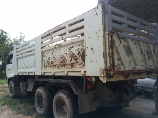 รถนิสสัน 10 ล้อดั้ม  320 แรงม้า. ปี 50  สนใจติดต่อ  081 - 6079515