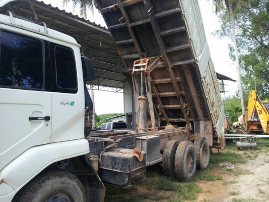 รถนิสสัน 10 ล้อดั้ม  320 แรงม้า. ปี 50  สนใจติดต่อ  081 - 6079515