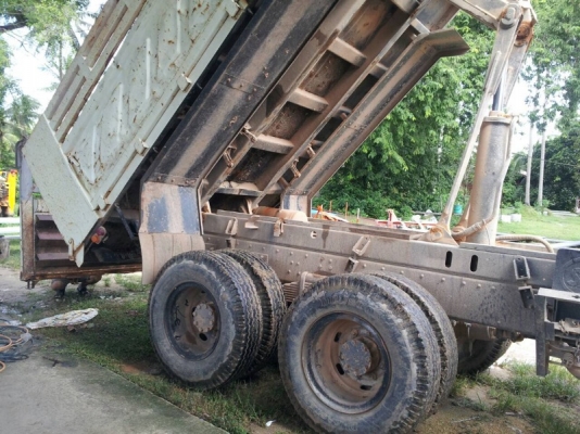 รถนิสสัน 10 ล้อดั้ม  320 แรงม้า. ปี 50  สนใจติดต่อ  081 - 6079515