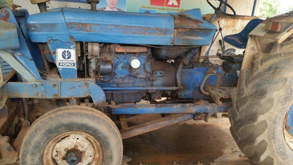 FORD 6600 รถยังใช้งาน อุปกรณ์ ใบมีด ผาน7 เอกสารเล่มทะเบียน ราคาคุยได้ 090-7190682 087-2976734