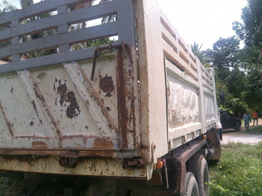 10ล้อดั้มพ์ 2เพลา นิสสัน320แรงม้า มีระบบลากพ่วง คัทซีสวย เครื่องดี เก๋งเดิม แอร์เย็น ราคาต่อรองได้ 090-7190682 087-2976734