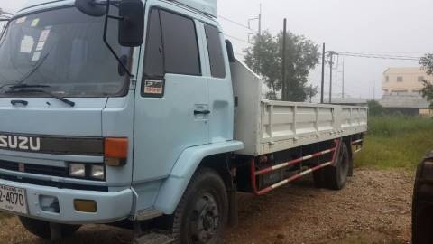 6ล้อช่วงยาว 7.20ม ISUZU ROCKY 195แรงม้า รถห้างแท้ ปี38 แอร์เย็น ยางเต็ม เก็บใหม่หมด สวยๆ090-7190682 087-2976734