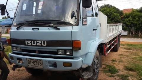 6ล้อช่วงยาว 7.20ม ISUZU ROCKY 195แรงม้า รถห้างแท้ ปี38 แอร์เย็น ยางเต็ม เก็บใหม่หมด สวยๆ090-7190682 087-2976734