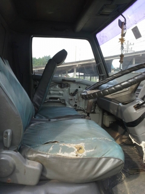 6ล้อ HINO FC120แรงม้า ตู้ยาว4ม. คัทซีสวย เก๋งเดิม เล่มพร้อม ราคาคุยได้ 090-7190682 087-2976734
