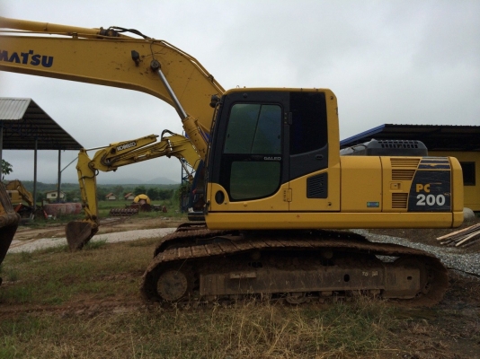 ขายเหมา/แยกKOMATSU PC200-8,เทเลอร์2เพลา PD260hp สภาพสวยพร้อมใช้ ราคาต่อรองได้ ติดต่อได้ที่คุณ อ๊อฟ พิจิตร 086-737-9991