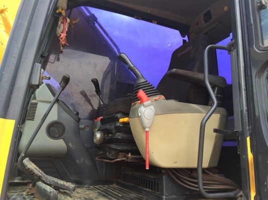 ขายเหมา/แยกKOMATSU PC200-8,เทเลอร์2เพลา PD260hp สภาพสวยพร้อมใช้ ราคาต่อรองได้ ติดต่อได้ที่คุณ อ๊อฟ พิจิตร 086-737-9991