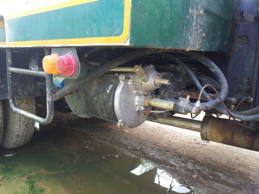 สิบล้อ HINO 650,000 บ. เพลาเดียว พื้นเรียบ ท้ายลาด ติดเครน TADANO 3 ต้น ท้อง V 3 ปลอก 2 ชัก