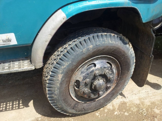 สิบล้อ HINO 650,000 บ. เพลาเดียว พื้นเรียบ ท้ายลาด ติดเครน TADANO 3 ต้น ท้อง V 3 ปลอก 2 ชัก