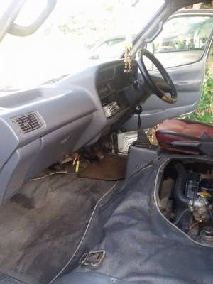 ขาย TOYOTA HIACE ปี 90 หัวจรวด,หลังคาต่ำ รถตู้ตามสภาพ ใช้งานได้ดี ขาย TOYOTA HIACE ปี 90 หัวจรวด,หลังคาต่ำ รถตู้ตามสภาพ ใช้งานได้ดี