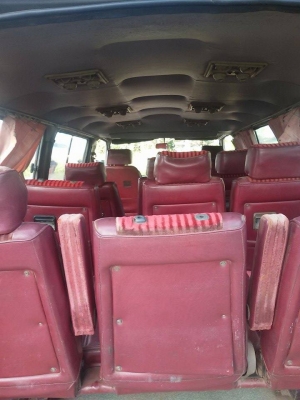 ขาย TOYOTA HIACE ปี 90 หัวจรวด,หลังคาต่ำ รถตู้ตามสภาพ ใช้งานได้ดี