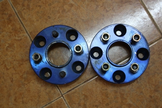 ขายสเปเซอร์แต่ง 4 รู 100 มีกันสั่นในตัว ขนาด 1 นิ้ว