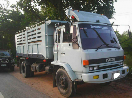 ขายรถบรรทุก 6 ล้อดัมพ์ ISUZU ROCKY 195 แรงม้า กระบะดัมพ์ยาว 5.50 เมตร ราคา 650000