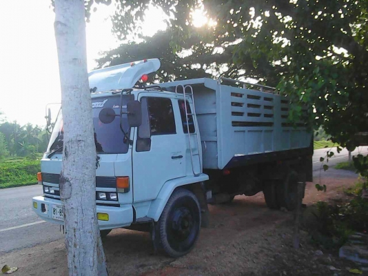 ขายรถบรรทุก 6 ล้อดัมพ์ ISUZU ROCKY 195 แรงม้า กระบะดัมพ์ยาว 5.50 เมตร ราคา 650000