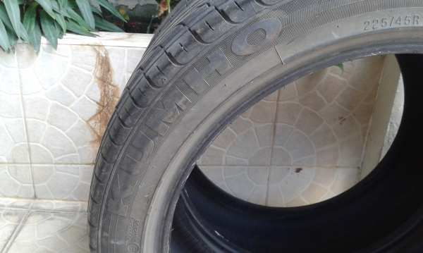 ขายยาง 225-45-18 KUMHO ปี 11ดอกสวยๆ