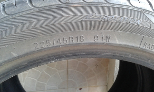 ขายยาง 225-45-18 KUMHO ปี 11ดอกสวยๆ