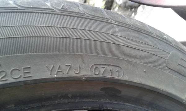 ขายยาง 225-45-18 KUMHO ปี 11ดอกสวยๆ