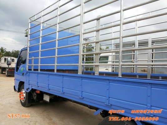 ขายด่วน รถบรรทุก 6 ล้อ ISUZU NPR 120 แรง  (รถห้างแท้) สภาพเดิมๆ สวยพร้อมใช้งาน ราคาสุดคุ้ม