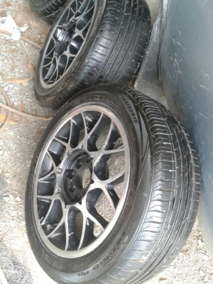 แม๊กขอบ 15 พร้อมยาง สภาพดีพร้อมใช้งานราคาประหยัด สนใจติดต่อ คุณเก่ง 089-2345064