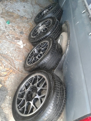 แม๊กขอบ 15 พร้อมยาง สภาพดีพร้อมใช้งานราคาประหยัด สนใจติดต่อ คุณเก่ง 089-2345064