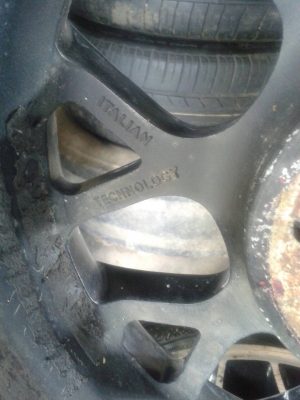 แม๊กขอบ 15 พร้อมยาง สภาพดีพร้อมใช้งานราคาประหยัด สนใจติดต่อ คุณเก่ง 089-2345064