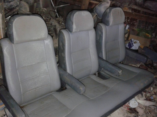 เบาะรถตู้หัวจรวด  9 ที่นั่ง สภาพดี พร้อมใช้งาน สนใจติดต่อ คุณเก่ง 089-2345064