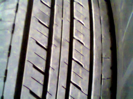 ขายยางบริดสโตนดูราวิส 215 65 15 ถอดจากออนิวส์ป้ายแดง 3เส้น 8,500บาท รถออกเมื่อ31-10-57