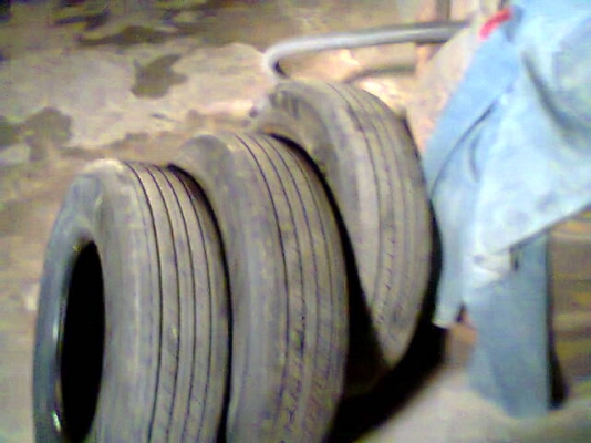 ขายยางบริดสโตนดูราวิส 215 65 15 ถอดจากออนิวส์ป้ายแดง 3เส้น 8,500บาท รถออกเมื่อ31-10-57